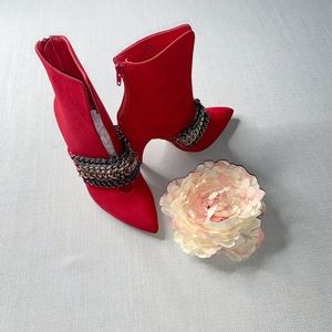 Fashion Nova’ Cuban Link Heeled Booties